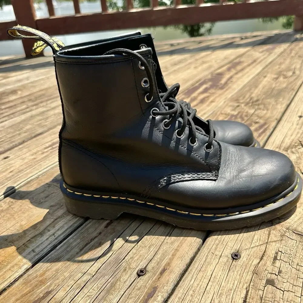 Dr Martens 1460 8-Eyelet Boots Black Mens US Size 9 EU 42 Combat Boot Lace Up